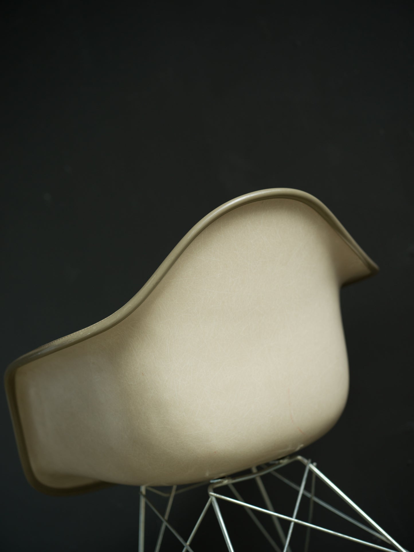 Charles & Ray Eames RAR klädd fiberglas, Herman Miller collection.