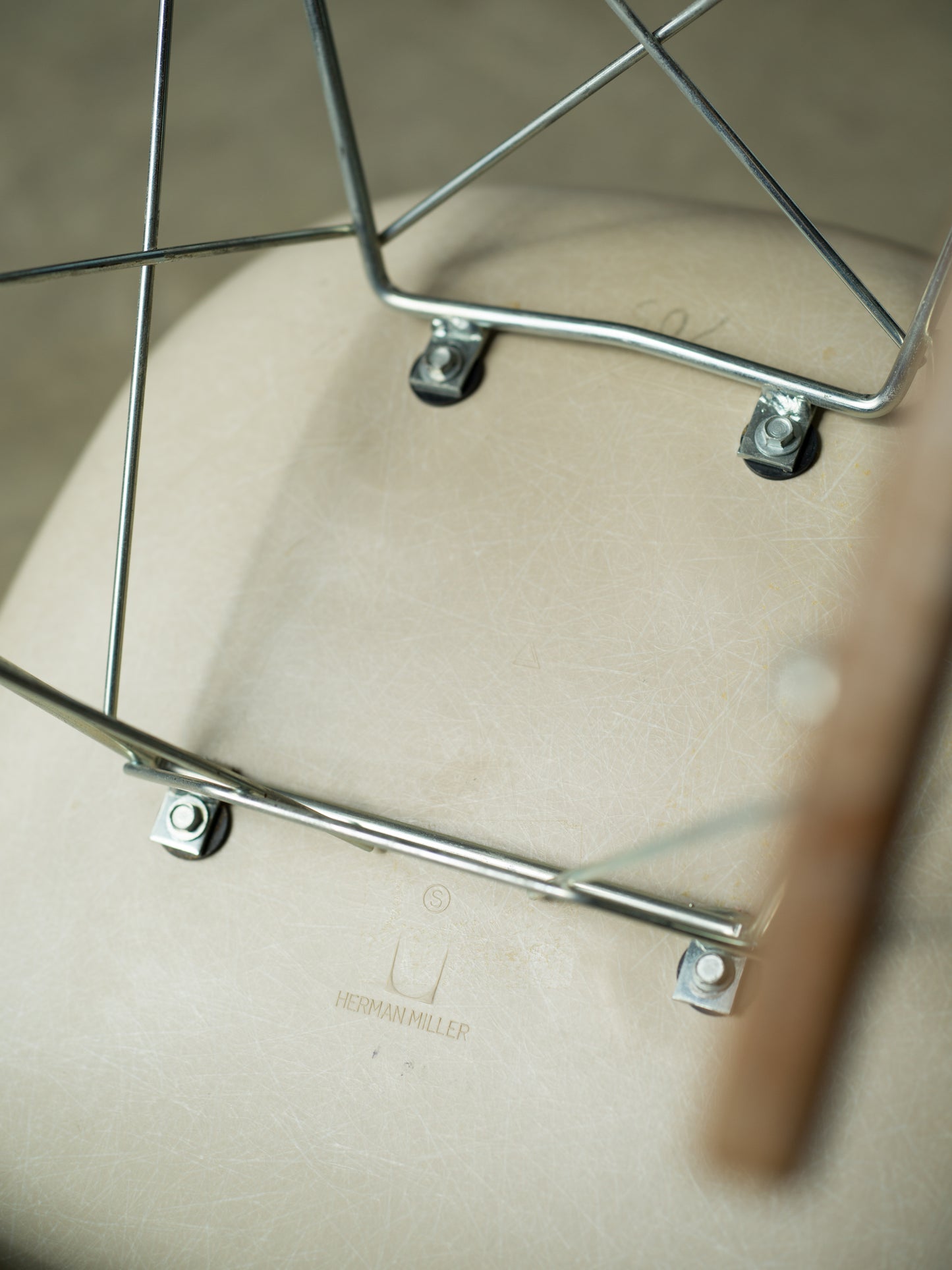 Charles & Ray Eames RAR klädd fiberglas, Herman Miller collection.