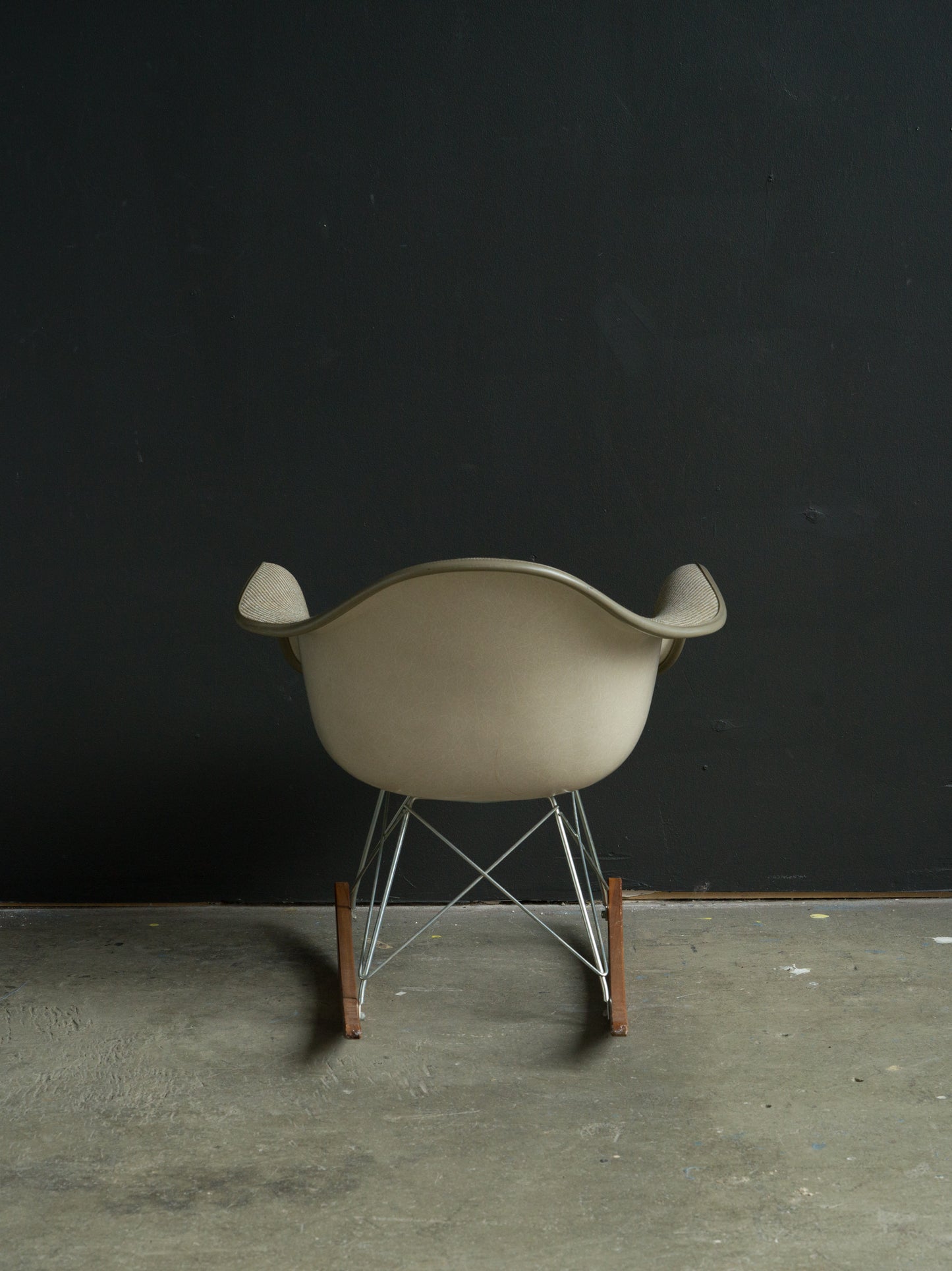 Charles & Ray Eames RAR klädd fiberglas, Herman Miller collection.