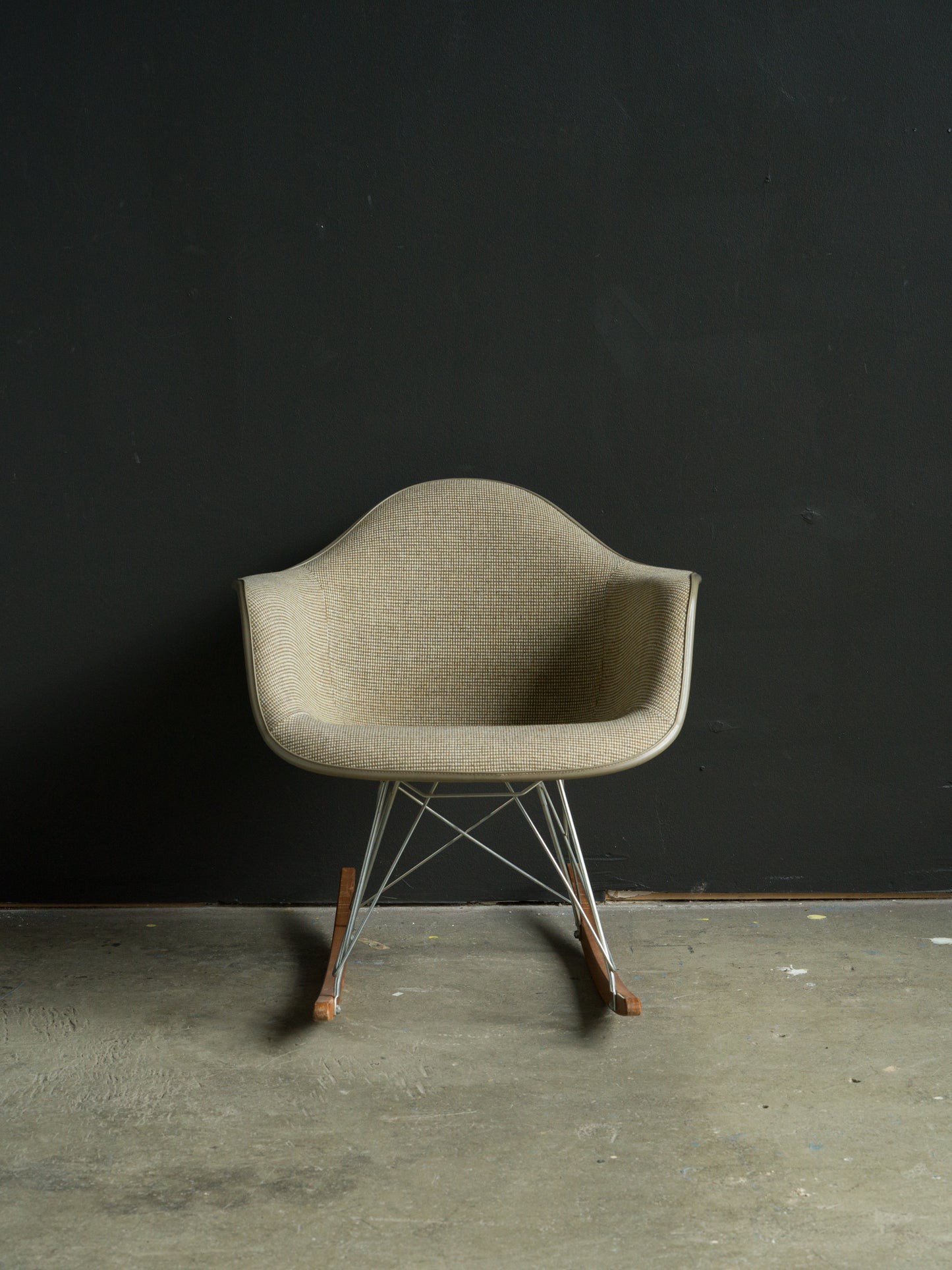 Charles & Ray Eames RAR klädd fiberglas, Herman Miller collection.