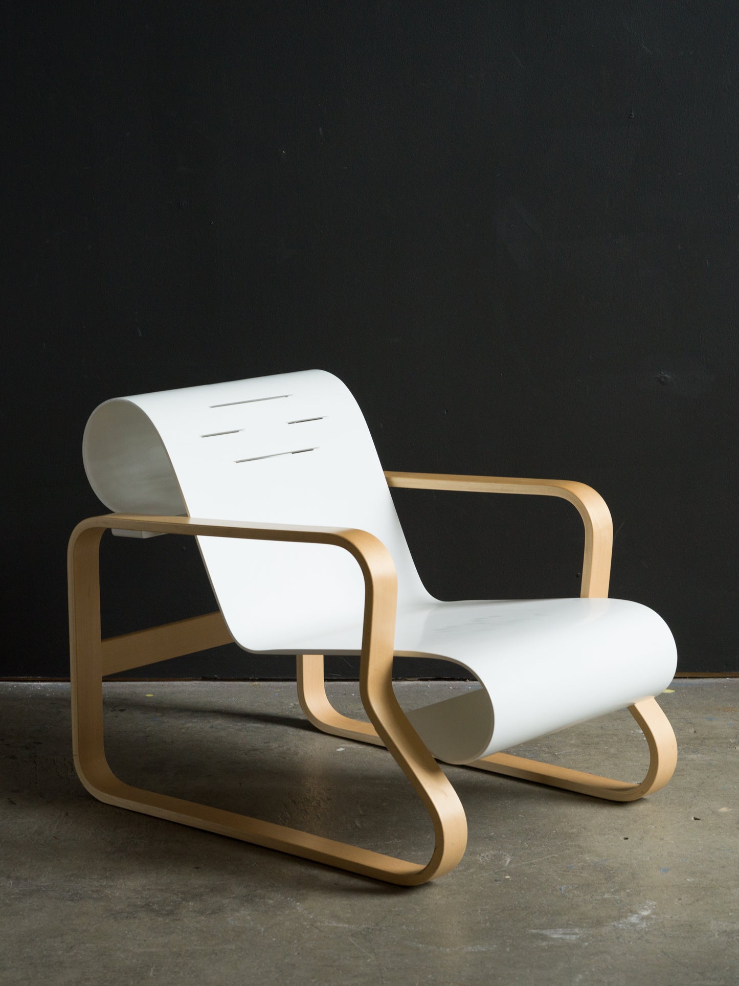 Alvar Aalto fåtölj 41 "Paimio" för Artek