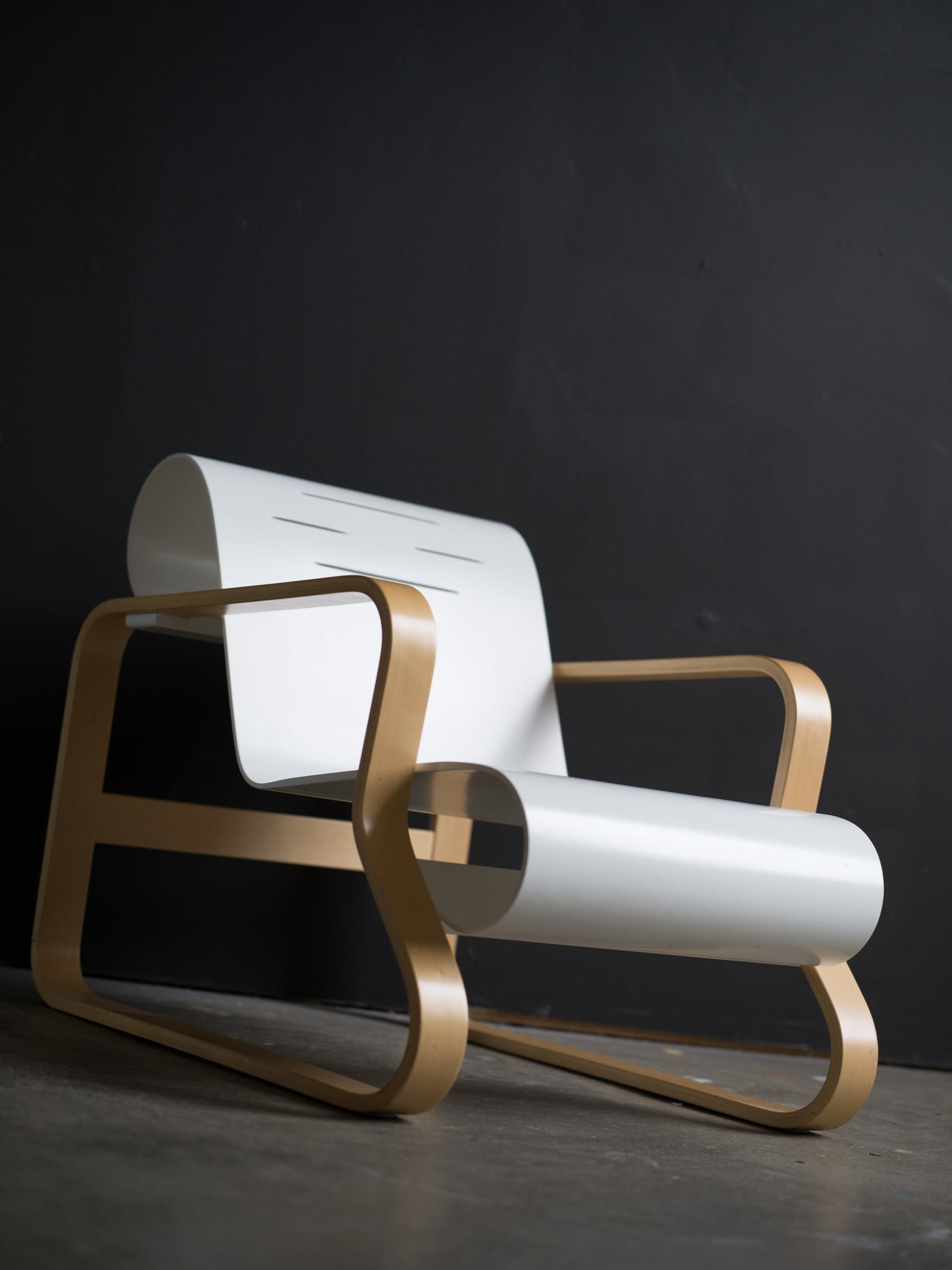 Alvar Aalto fåtölj 41 "Paimio" för Artek