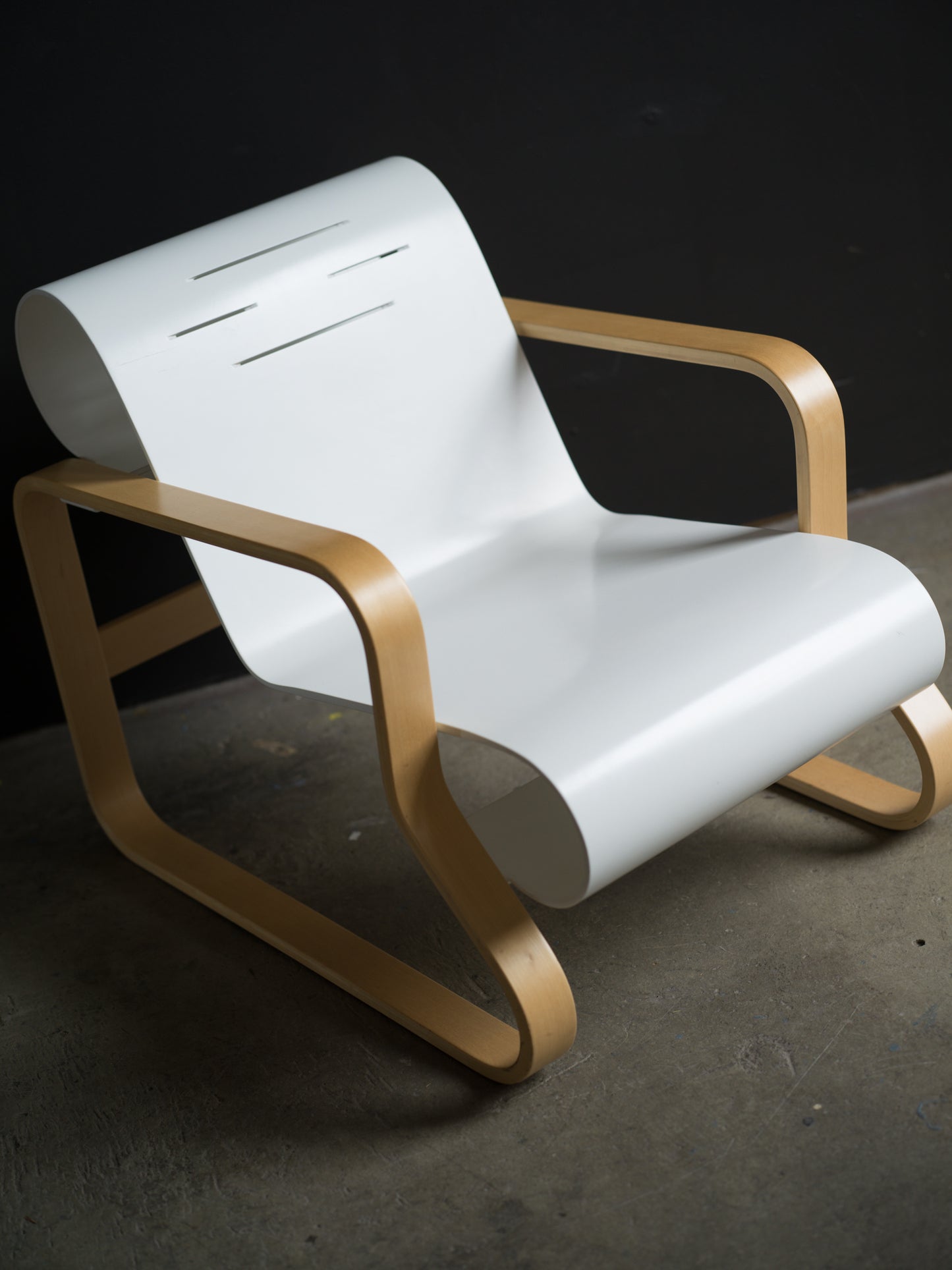 Alvar Aalto fåtölj 41 "Paimio" för Artek