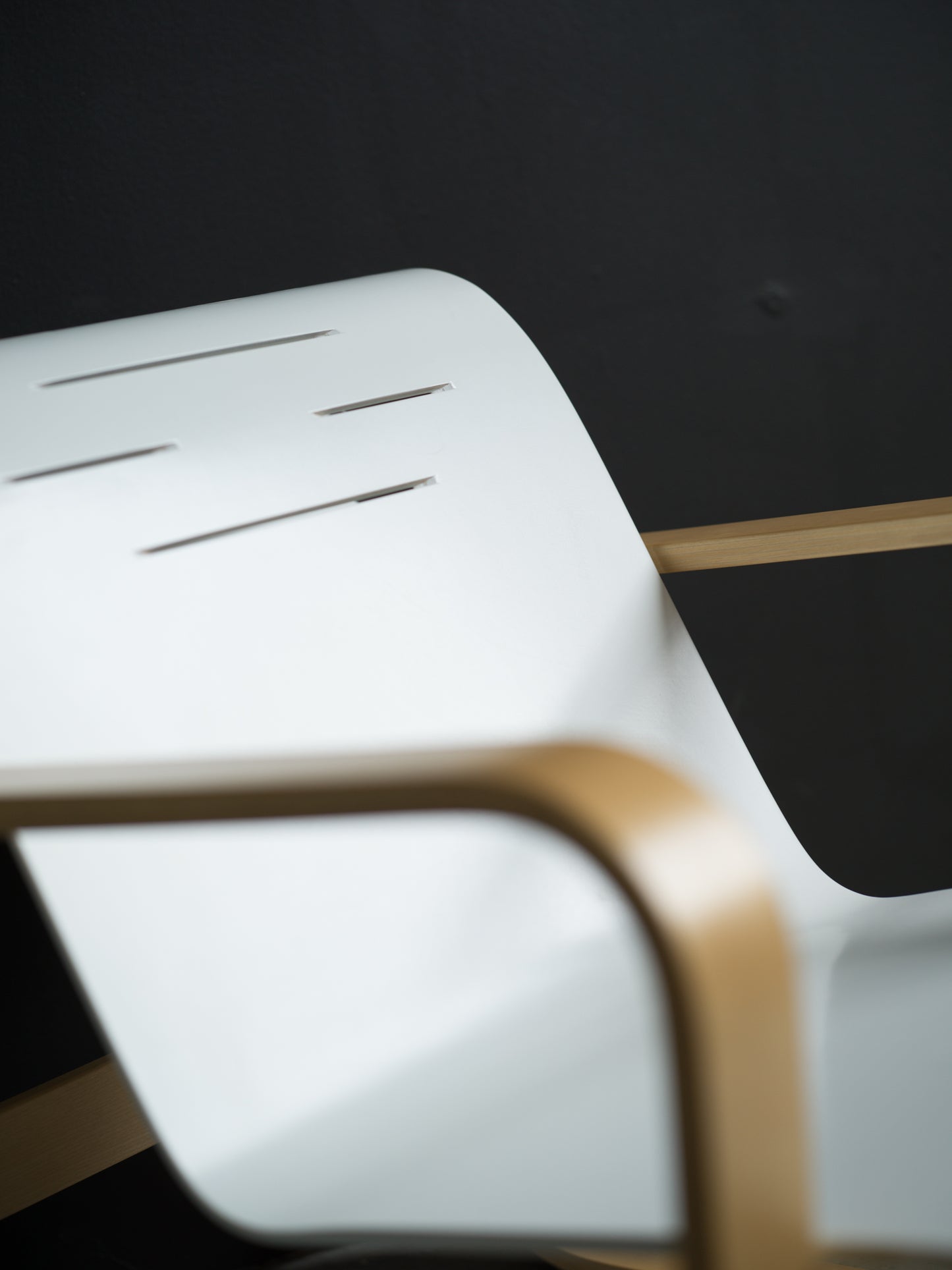 Alvar Aalto fåtölj 41 "Paimio" för Artek