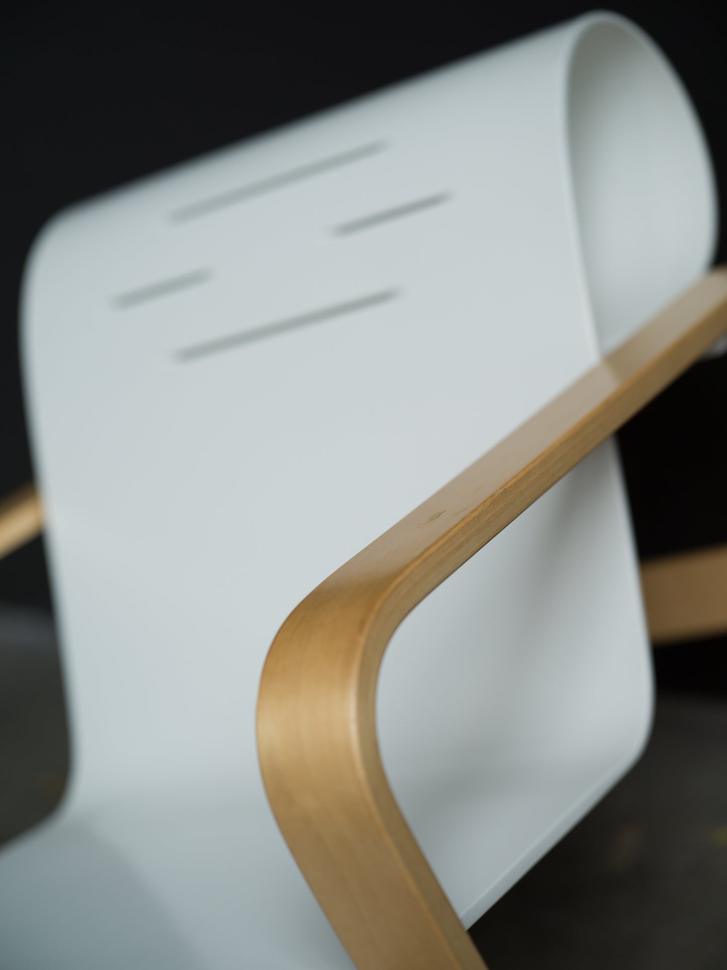 Alvar Aalto fåtölj 41 "Paimio" för Artek