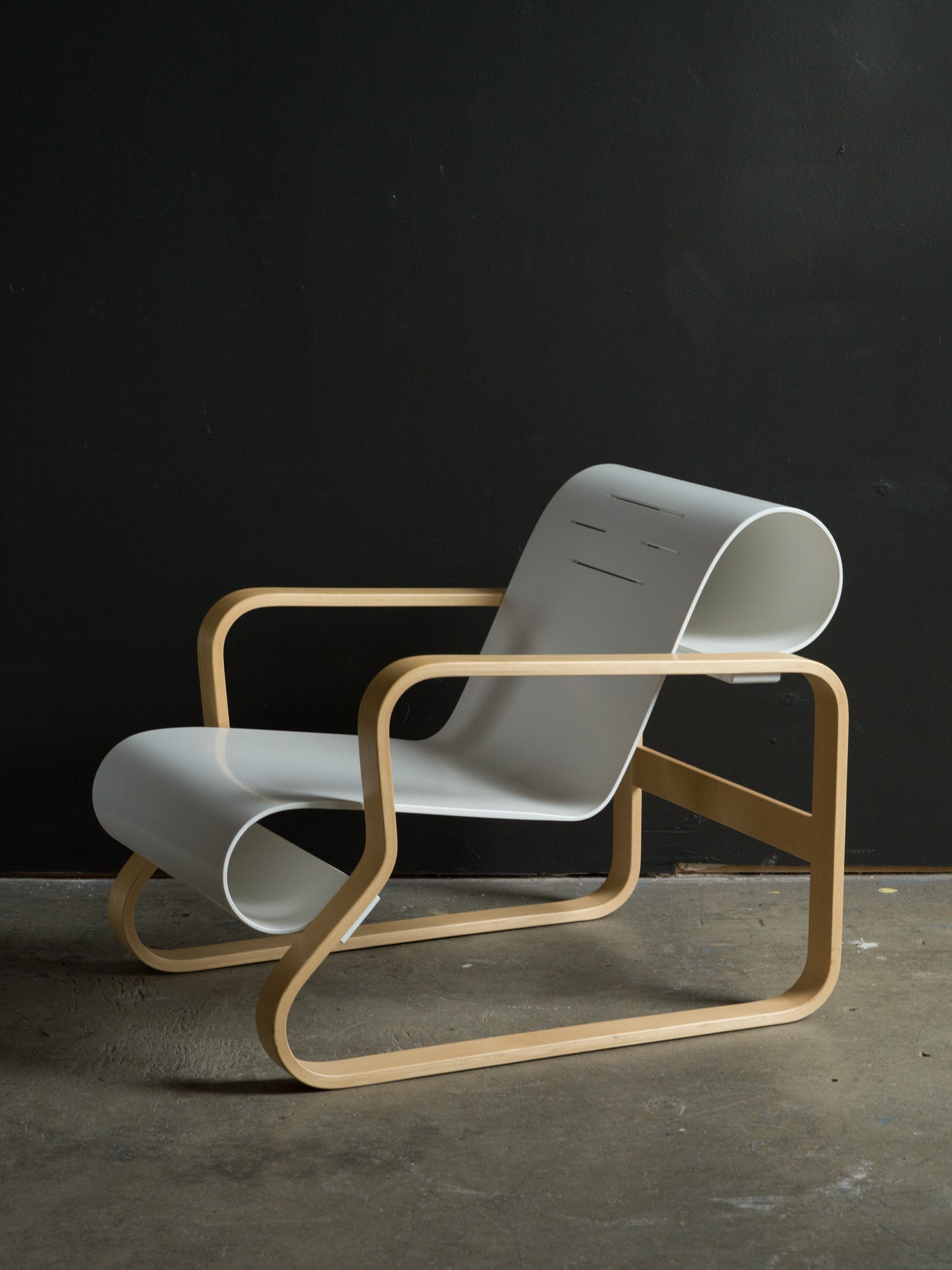 Alvar Aalto fåtölj 41 "Paimio" för Artek