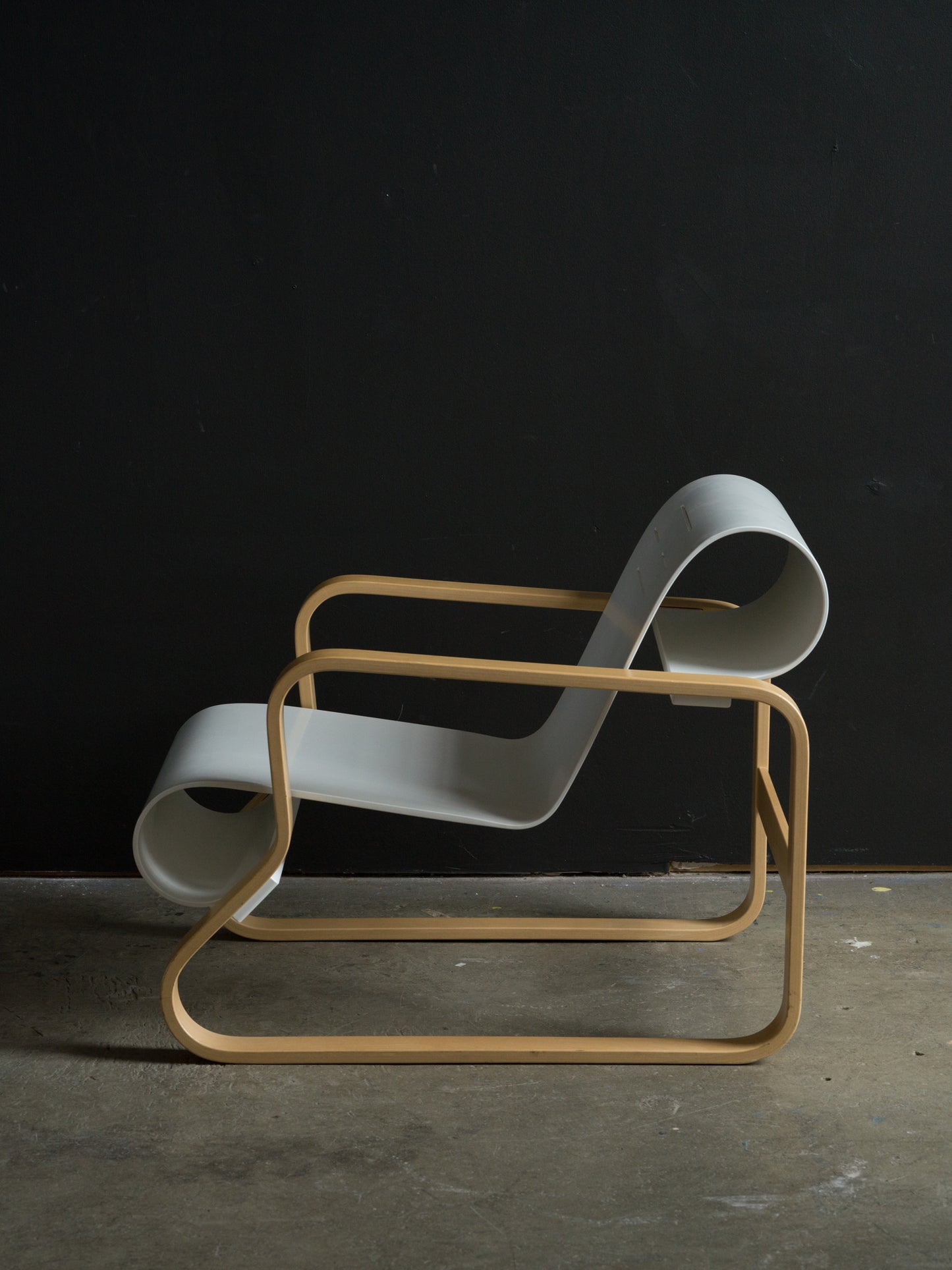 Alvar Aalto fåtölj 41 "Paimio" för Artek