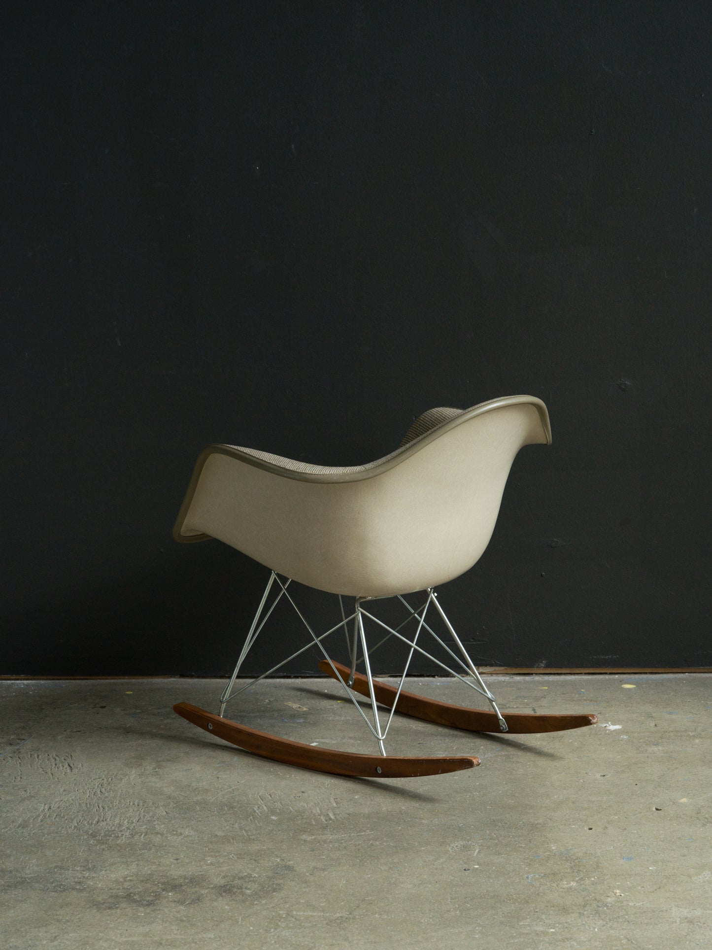 Charles & Ray Eames RAR klädd fiberglas, Herman Miller collection.