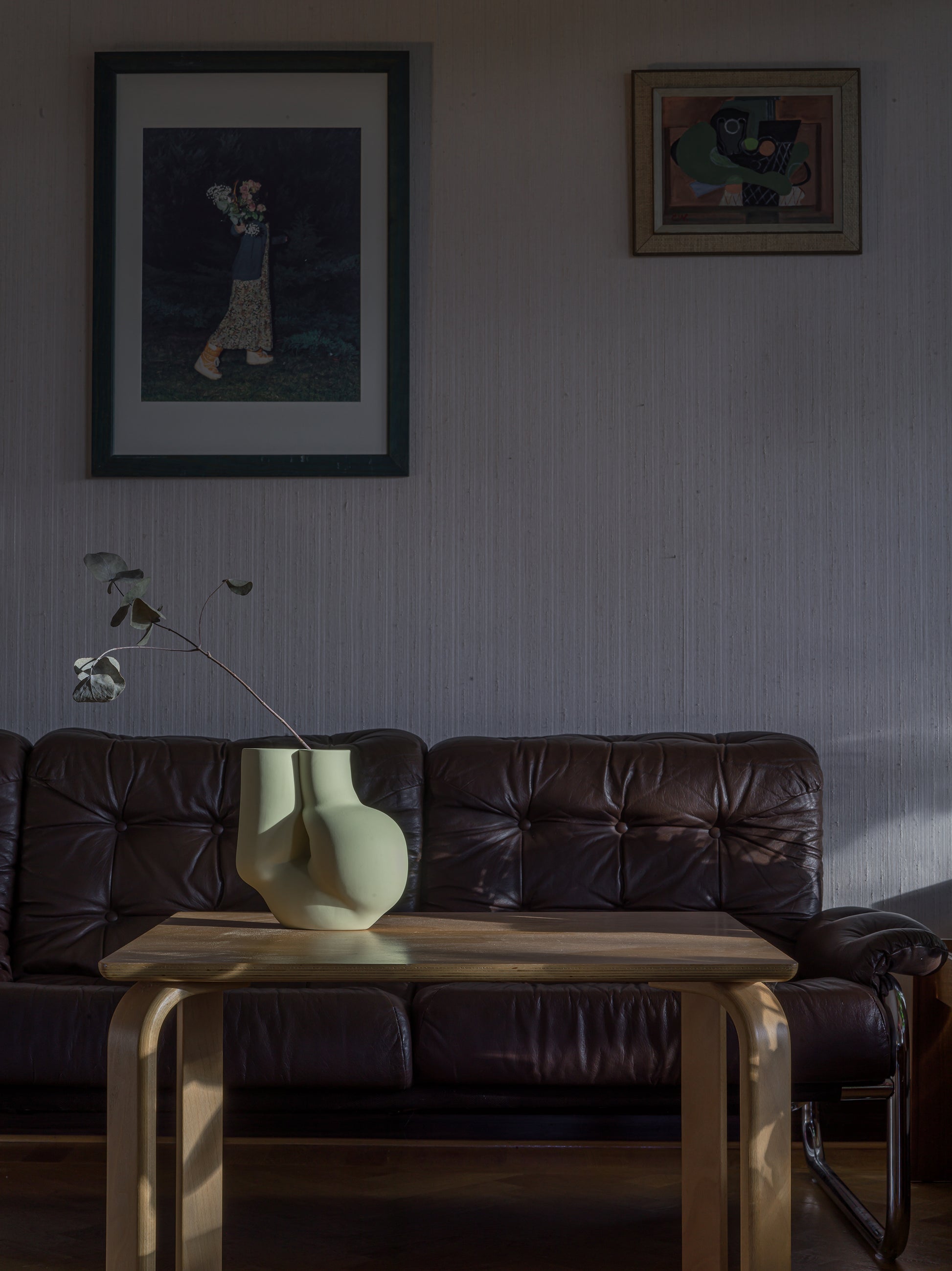 Soffa Borkum IKEA John Bertil Häggström 70-tal.  3-sits soffa i brunt skinn och kromad stomme. Utkom första gången 1978 i IKEA katalogen. Dynor och bärväv i otroligt fint bruksskick. L.218 cm D.93 H.70 Sitthöjd ca 37 cm.